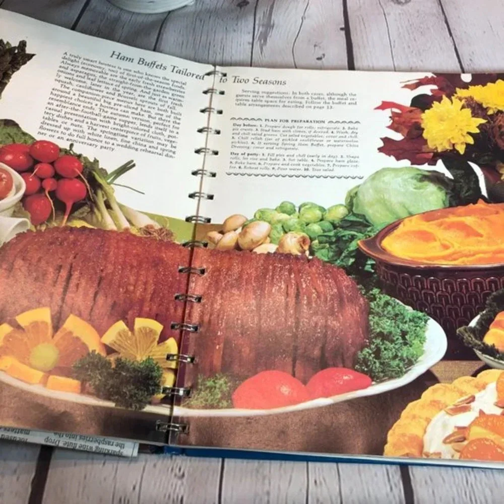 Vintage 1972 BETTY CROCKER'S HOSTESS cookbook